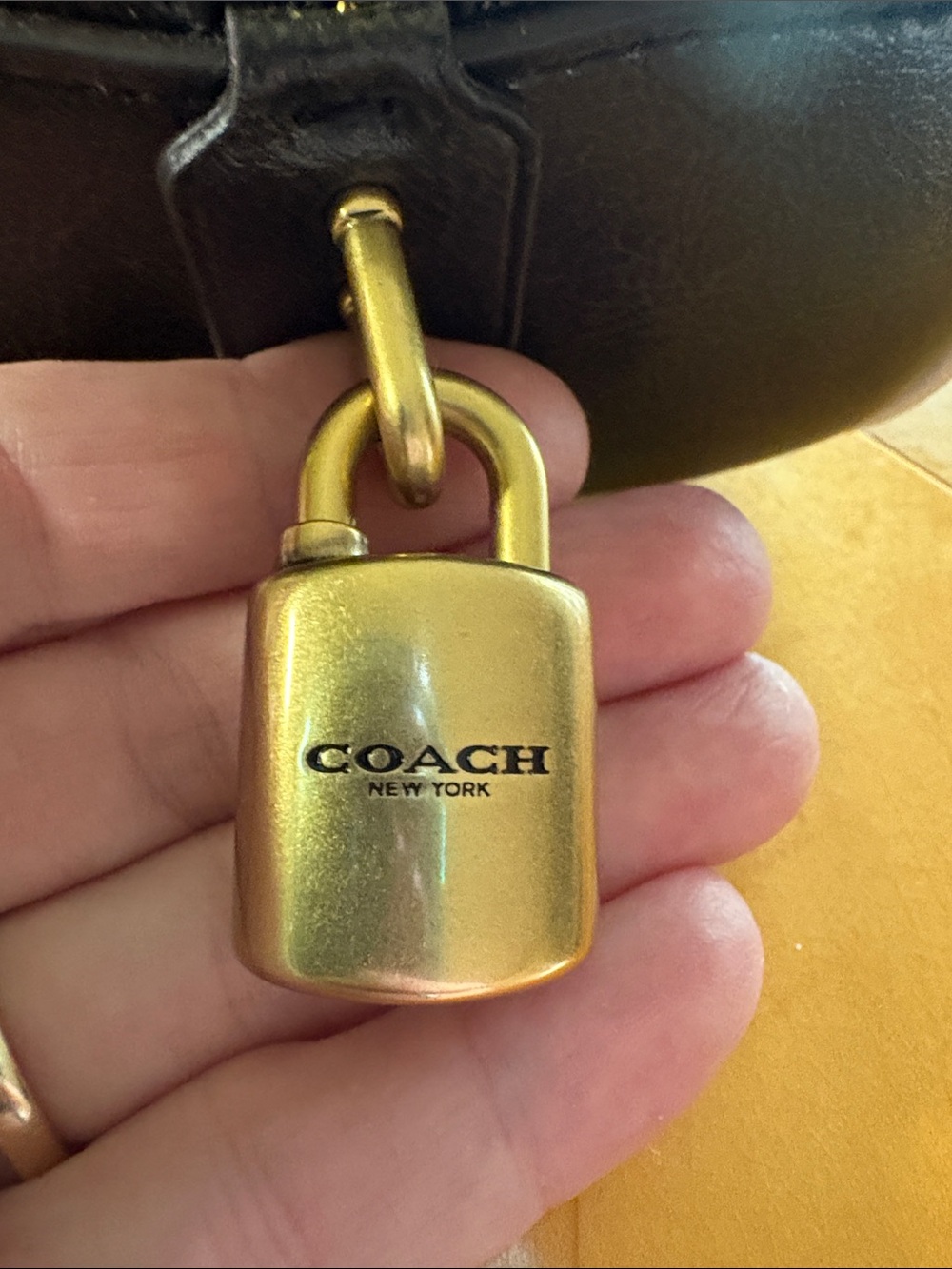 Coach Coachtopia Bowling Shoulder Bag - Picture 4 of 14